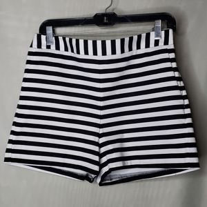 ❗NWT❗Women's stripped shorts